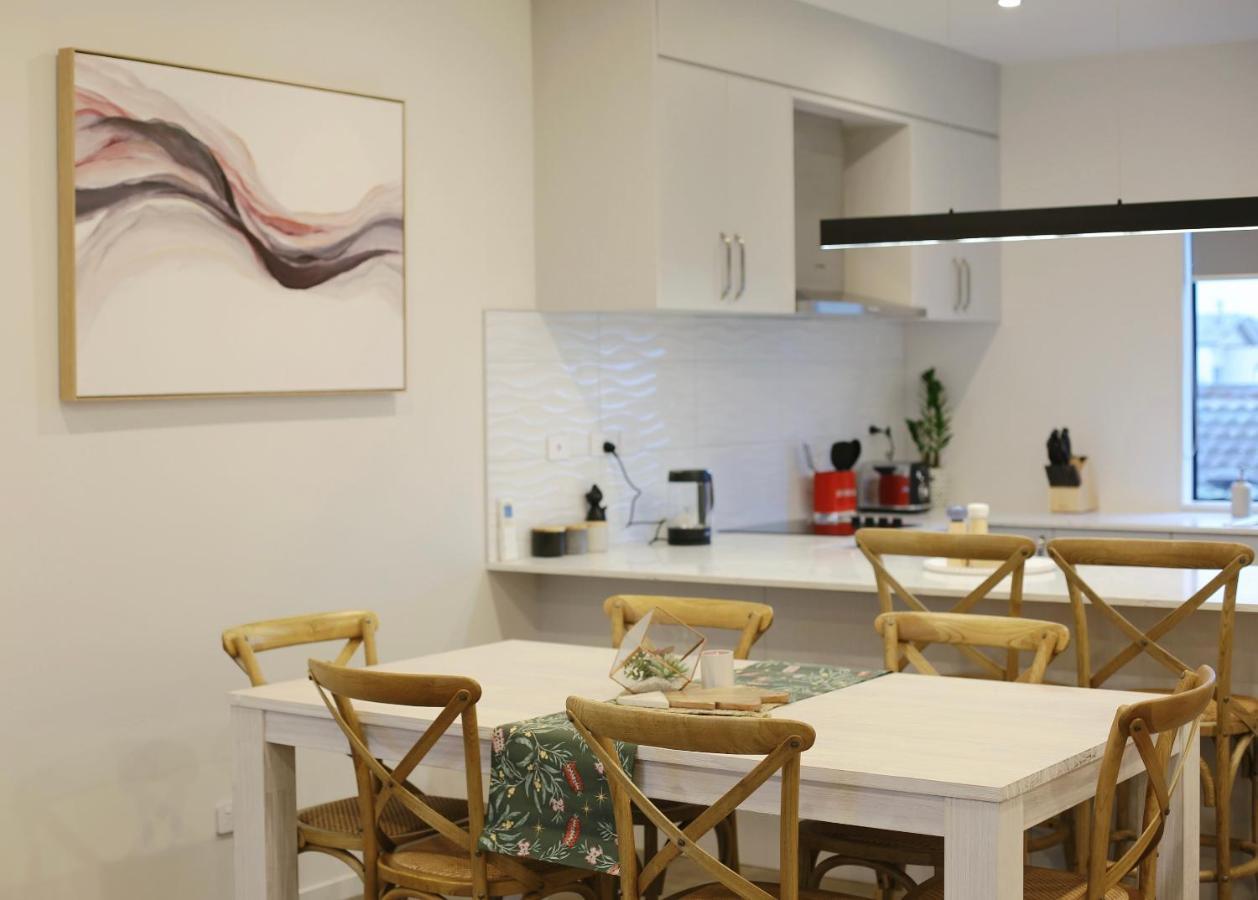 אוקלנד Cozy And Comfortable, Sunny Three-Storey Building מראה חיצוני תמונה