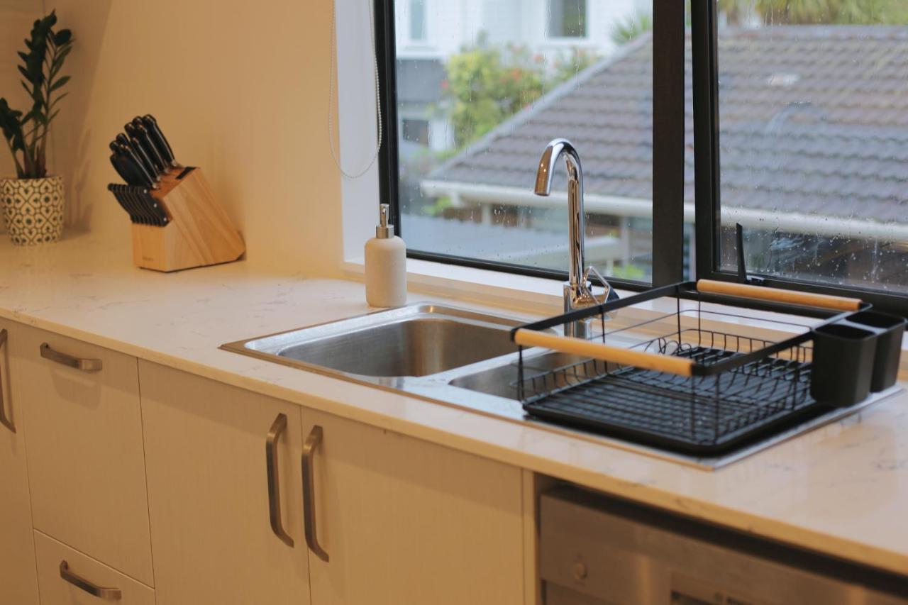 אוקלנד Cozy And Comfortable, Sunny Three-Storey Building מראה חיצוני תמונה