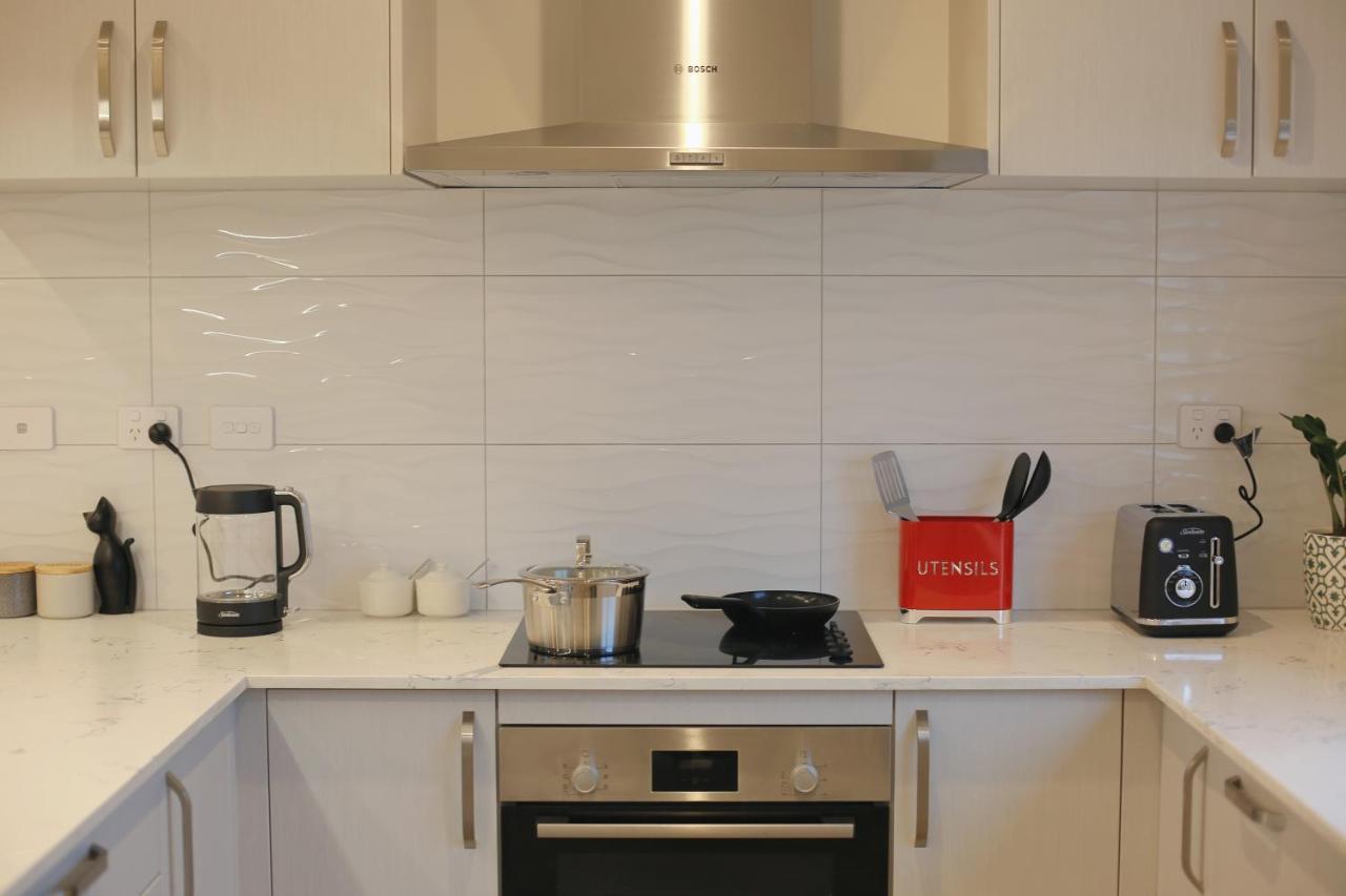 אוקלנד Cozy And Comfortable, Sunny Three-Storey Building מראה חיצוני תמונה